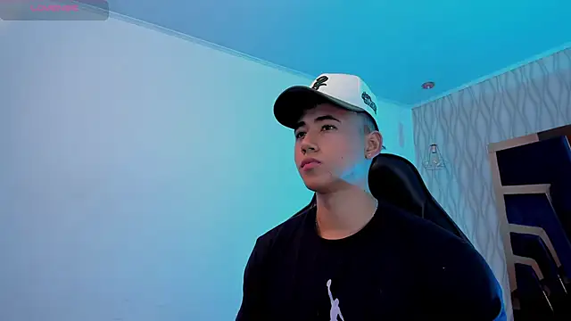 Snapshot of Draven_Marceaux chatting on 11/17/25, 11:27 Draven Marceaux online show from 11/17/25, 11:27