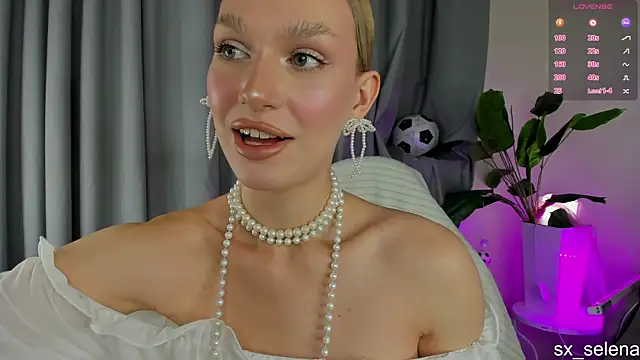Snapshot of Ice_Strawberry chatting on 07/05/26, 03:02 Ice Strawberry online show from 07/05/26, 03:02