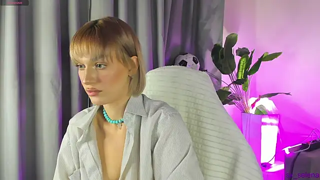 Snapshot of Ice_Strawberry chatting on 07/15/26, 02:50 Ice Strawberry online show from 07/15/26, 02:50