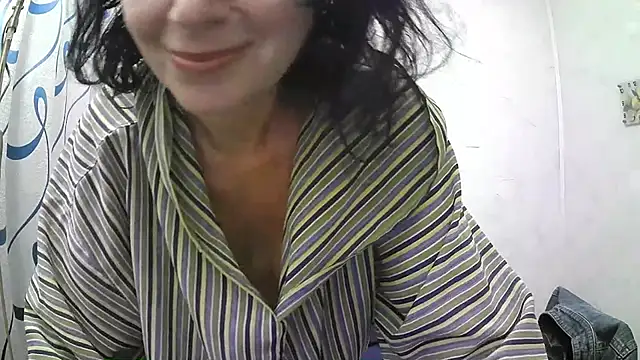 Snapshot of ValleriWind chatting on 07/17/26, 10:58 ValleriWind online show from 07/17/26, 10:58