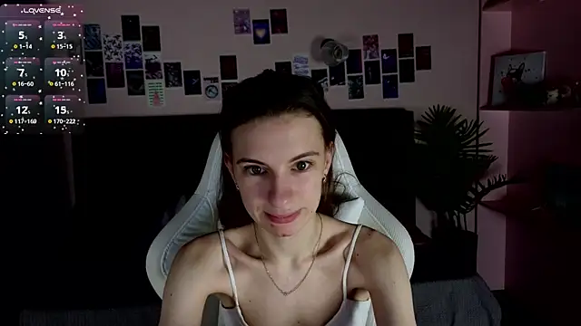 Snapshot of kaleriyaa_ chatting on 11/15/25, 01:25 kaleriyaa online show from 11/15/25, 01:25