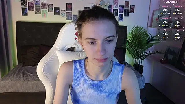 Snapshot of kaleriyaa_ chatting on 12/03/25, 01:35 kaleriyaa online show from 12/03/25, 01:35