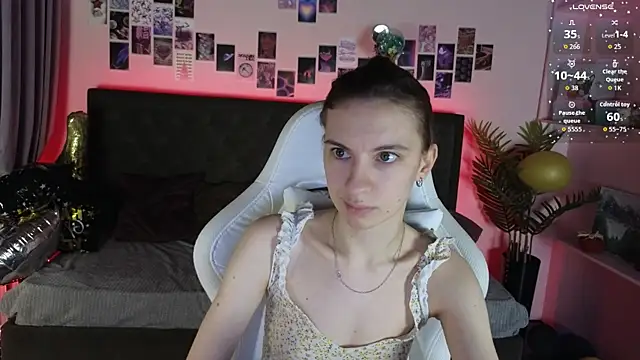Snapshot of kaleriyaa_ chatting on 01/08/26, 01:30 kaleriyaa online show from 01/08/26, 01:30