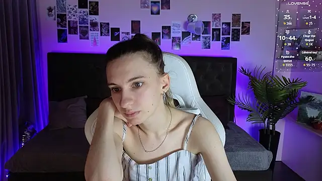 Snapshot of kaleriyaa_ chatting on 02/05/26, 01:32 kaleriyaa online show from 02/05/26, 01:32