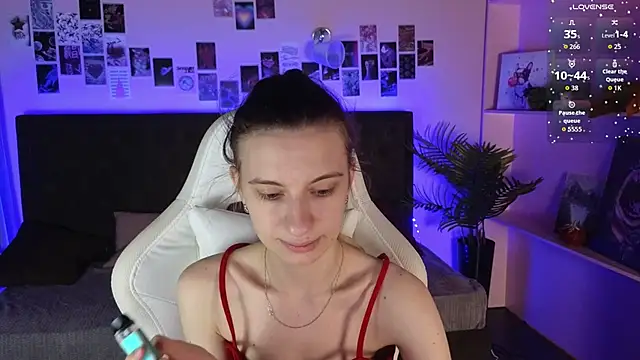 Snapshot of kaleriyaa_ chatting on 02/13/26, 01:45 kaleriyaa online show from 02/13/26, 01:45