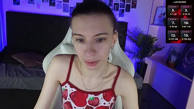 Snapshot of kaleriyaa_ chatting on 02/15/26, 01:35 kaleriyaa online show from 02/15/26, 01:35