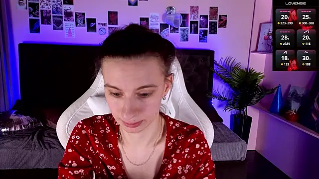 Snapshot of kaleriyaa_ chatting on 02/15/26, 07:51 kaleriyaa online show from 02/15/26, 07:51