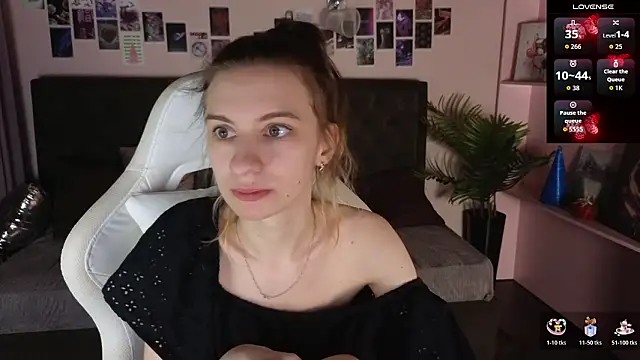 Snapshot of kaleriyaa_ chatting on 02/16/26, 01:24 kaleriyaa online show from 02/16/26, 01:24