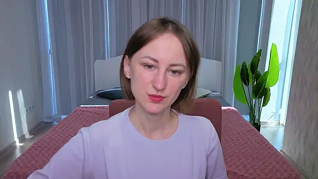 LuluChiiii online show from 10/16/25, 09:54