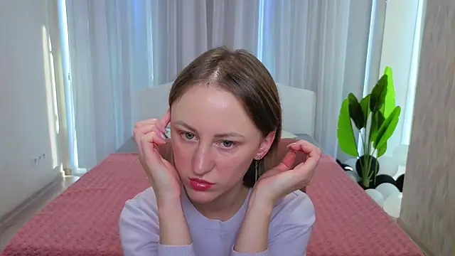 LuluChiiii online show from 11/14/25, 10:47