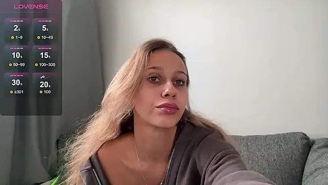 Snapshot of dan_diana chatting on 11/04/25, 11:53 dan diana online show from 11/04/25, 11:53