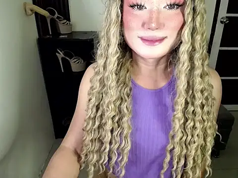 itsmecarla online show from 10/28/25, 05:04