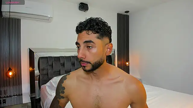 Snapshot of MARC_THOMPSON_ chatting on 09/14/25, 01:05 MARC THOMPSON  online show from 09/14/25, 01:05