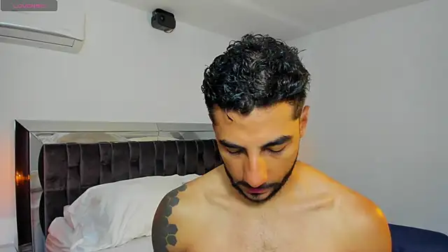 Snapshot of MARC_THOMPSON_ chatting on 09/17/25, 02:52 MARC THOMPSON  online show from 09/17/25, 02:52