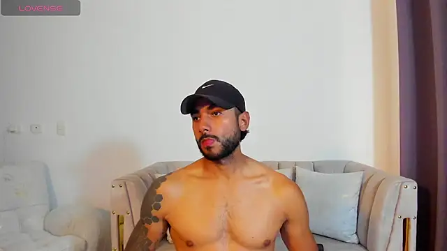 Snapshot of MARC_THOMPSON_ chatting on 09/24/25, 03:59 MARC THOMPSON  online show from 09/24/25, 03:59