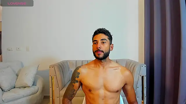 Snapshot of MARC_THOMPSON_ chatting on 09/26/25, 03:05 MARC THOMPSON  online show from 09/26/25, 03:05