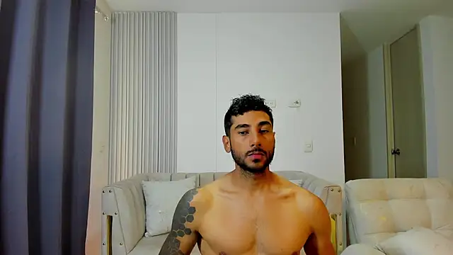 Snapshot of MARC_THOMPSON_ chatting on 10/14/25, 02:40 MARC THOMPSON  online show from 10/14/25, 02:40