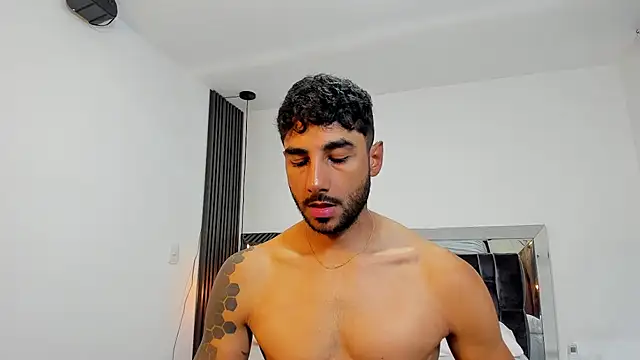 Snapshot of MARC_THOMPSON_ chatting on 10/26/25, 01:44 MARC THOMPSON  online show from 10/26/25, 01:44