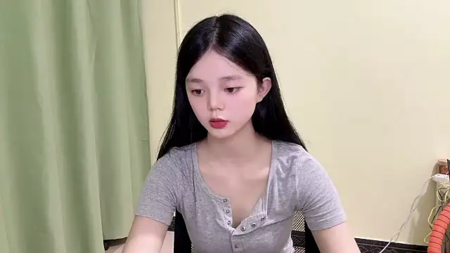 Snapshot of Nicole-13 chatting on 09/15/25, 10:59 Nicole-13 online show from 09/15/25, 10:59