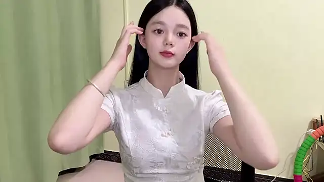 Snapshot of Nicole-13 chatting on 09/17/25, 11:34 Nicole-13 online show from 09/17/25, 11:34