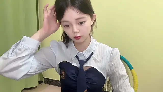 Snapshot of Nicole-13 chatting on 11/02/25, 10:06 Nicole-13 online show from 11/02/25, 10:06