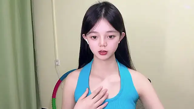 Snapshot of Nicole-13 chatting on 11/14/25, 10:47 Nicole-13 online show from 11/14/25, 10:47