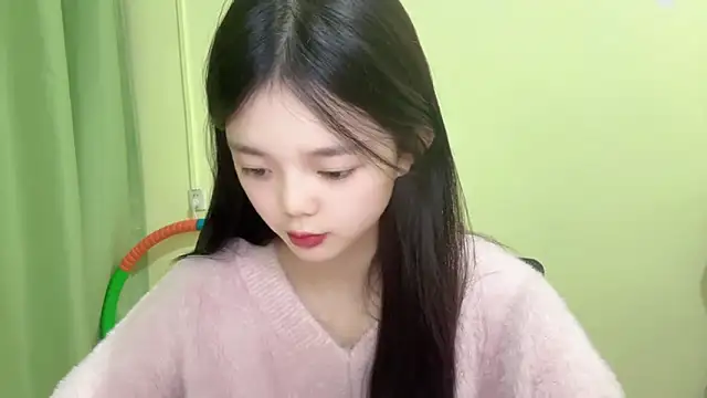 Snapshot of Nicole-13 chatting on 11/17/25, 11:16 Nicole-13 online show from 11/17/25, 11:16