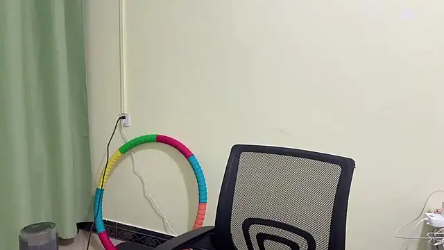 Snapshot of Nicole-13 chatting on 12/17/25, 11:49 Nicole-13 online show from 12/17/25, 11:49