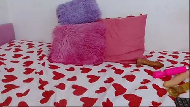 suzanhot 30 online show from 11/26/25, 08:21