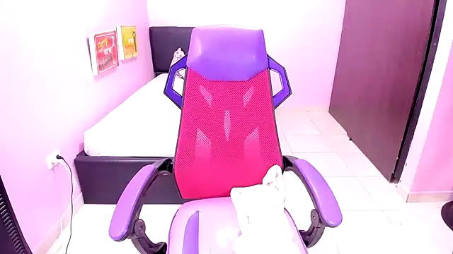 latin doll squirts online show from 10/16/25, 07:26