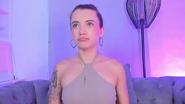 Snapshot of aitana_baker_ chatting on 10/08/25, 04:10 aitana baker online show from 10/08/25, 04:10