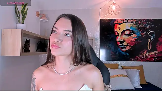 aitana baker  online show from 06/28/26, 04:18