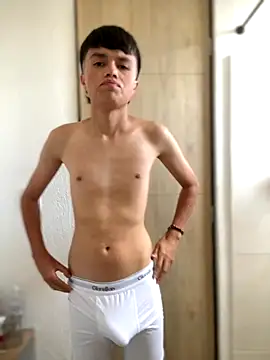 Snapshot of andrew_gara chatting on 09/14/25, 09:03 andrew gara online show from 09/14/25, 09:03