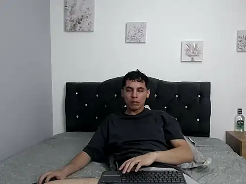 Snapshot of Andres_69_Fantasy chatting on 02/05/26, 10:58 Andres 69 Fantasy online show from 02/05/26, 10:58
