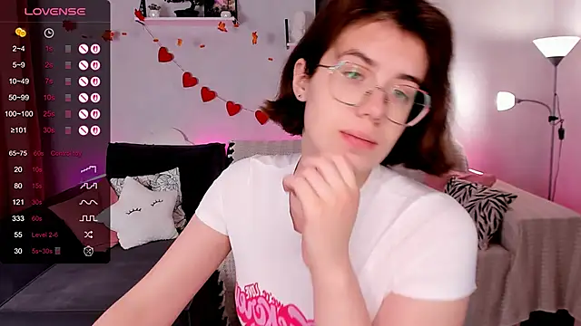 BellaCaress online show from 11/28/25, 02:25