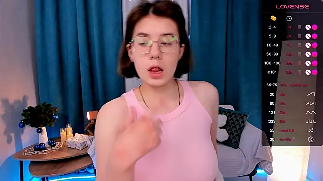 BellaCaress online show from 12/16/25, 02:49