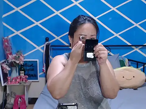 Snapshot of jengrey chatting on 09/13/25, 10:09 jengrey online show from 09/13/25, 10:09