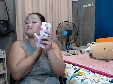 Snapshot of jengrey chatting on 10/23/25, 01:16 jengrey online show from 10/23/25, 01:16