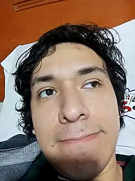 Snapshot of AngelRevery chatting on 09/26/25, 05:28 AngelRevery online show from 09/26/25, 05:28