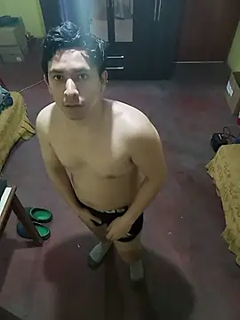 Snapshot of AngelRevery chatting on 10/24/25, 10:39 AngelRevery online show from 10/24/25, 10:39