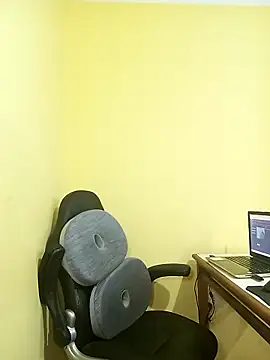 Snapshot of AngelRevery chatting on 10/30/25, 10:32 AngelRevery online show from 10/30/25, 10:32