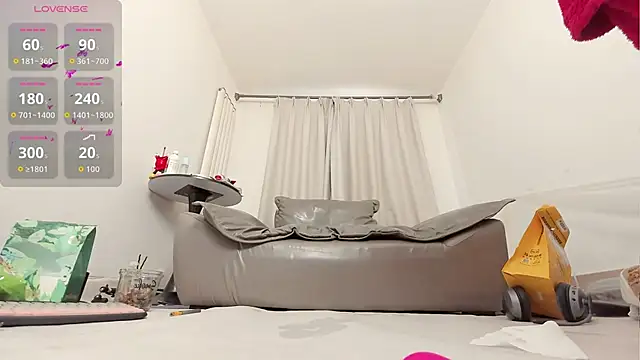 Snapshot of fox-yiyi chatting on 10/18/25, 07:53 fox-yiyi online show from 10/18/25, 07:53