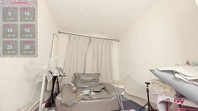 Snapshot of fox-yiyi chatting on 11/14/25, 08:02 fox-yiyi online show from 11/14/25, 08:02