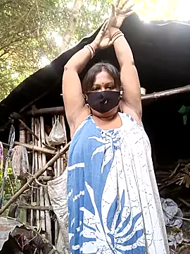 Snapshot of Hotty-rosni chatting on 11/13/25, 02:21 Hotty-rosni online show from 11/13/25, 02:21