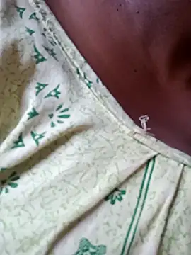 Snapshot of Hotty-rosni chatting on 11/20/25, 03:18 Hotty-rosni online show from 11/20/25, 03:18