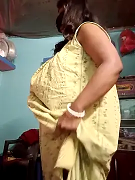 Snapshot of Hotty-rosni chatting on 12/14/25, 04:07 Hotty-rosni online show from 12/14/25, 04:07