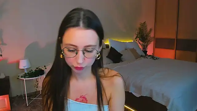 YourLovellyStory online show from 10/12/25, 11:31