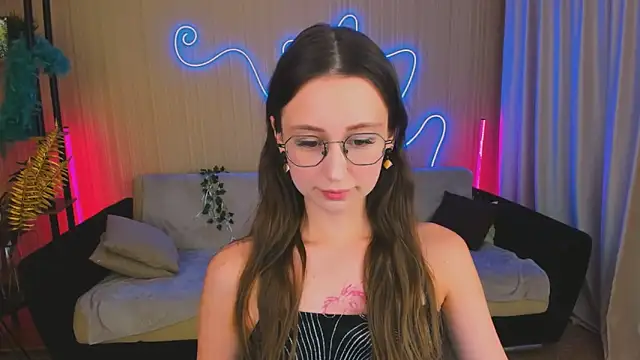 YourLovellyStory online show from 10/14/25, 04:19