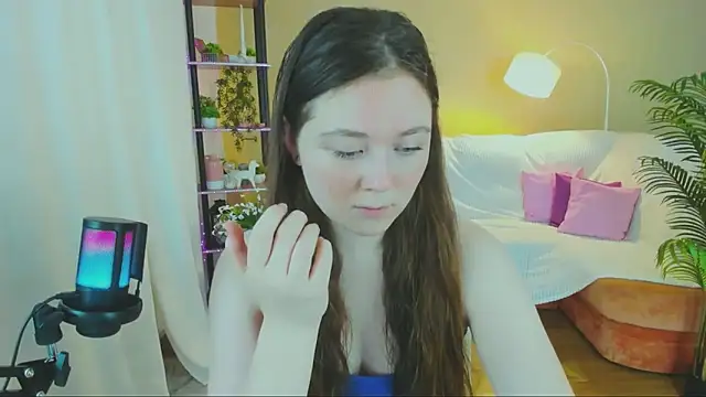 Snapshot of AlluringLookk chatting on 09/24/25, 12:08 AlluringLookk online show from 09/24/25, 12:08