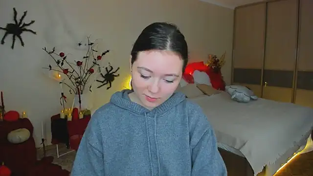 Snapshot of AlluringLookk chatting on 10/25/25, 04:42 AlluringLookk online show from 10/25/25, 04:42